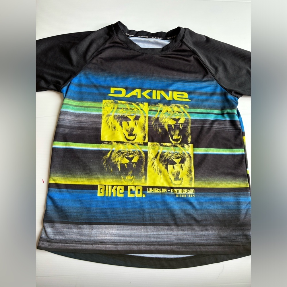 Dakine Kids T Shirt Size 11/12